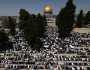 30 ألف مصل يؤدون الجمعة في الأقصى والاحتلال يشدد الخناق