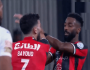 اشتباك قوي بين لاعبي الرائد في مباراة الهلال .. فيديو