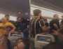 شجار عنيف بين شبان كويتيين وأجنبي على متن طائرة.. فيديو