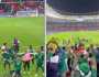 احتفالية لاعبي الأخضر بعد التأهل لدور الـ 16..فيديو