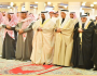 نائب أمير الرياض يؤدي صلاة الميت على الأميرة هيا بنت سعود بن محمد.. صور