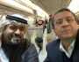 سيلفي يجمع وزير الاقتصاد ونظيره الإيراني على متن طائرة