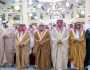 أمير الرياض ونائبه يؤديان صلاة الميت على الأمير ناصر بن فهد بن عبدالله بن سعود.. صور