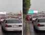 حبات البرد تتساقط على السيارات في أبها .. فيديو