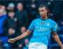 ضربة موجعة.. مانشستر سيتي يعلن خضوع مدافعه أكي لعملية جراحية