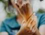 تفقد يديك.. أعراض السكري تظهر على اليدين
