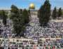 قرابة الـ 35 ألف مواطن يؤدون صلاة الجمعة في المسجد الأقصى