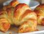 مورق وشهي.. طريقة عمل كروسان بالزبدة بعجينة العشر دقائق مرأة