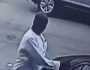 يحملها فى فمه.. لص السيارات بأكتوبر يكسر الزجاج بقطعة حديد بأسلوب غريب