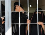 ”ناشطة تفضح الوحشية الحوثية: نساء يمنيات يصرخن من أعماق السجون”