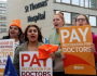 يمتد 5 أيام.. أطباء بريطانيا يضربون عن العمل