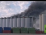 حريق ضخم في مخزن للحبوب قرب ميناء لاروشيل الفرنسي (فيديو)