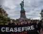 ناشطون يهود يعتصمون أمام تمثال الحرية في نيويورك للمطالبة بوقف إطلاق النار في قطاع غزة