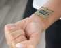 علماء يطورون شاحن لاسلكي مزروع تحت الجلد لاستخلاص الطاقة من الجسم