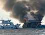 ركاب سفينة سياحية اندلعت بها النيران يقفزون في البحر (فيديو)