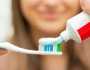 خطأ أثناء تنظيف الأسنان يزيد من اصفرارها