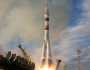 شاهد: صاروخ 'سايوز' روسي ينطلق حاملاً ثلاثة رواد إلى محطة الفضاء الدولية